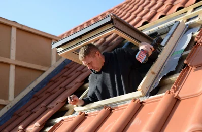 Pose de fenêtres de toit Velux à Villampuy